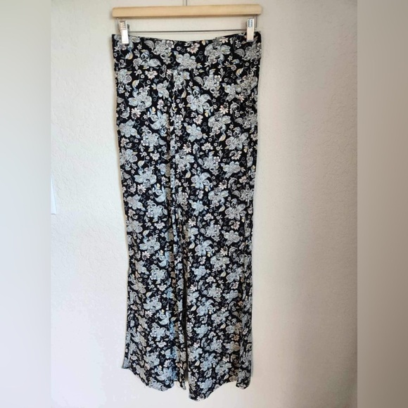 Vera Bradley Boho lagenlookk Floral Slit pants with side pockets size small - Picture 3 of 10